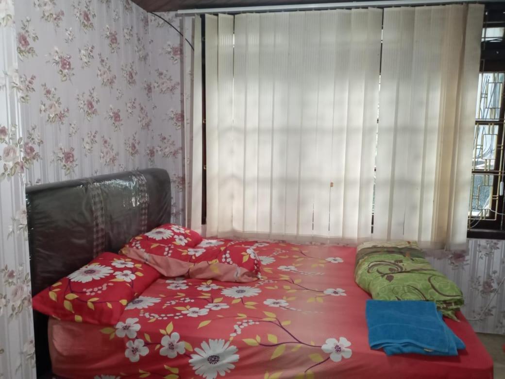 Mayestik Guest House Syariah Giacarta Esterno foto