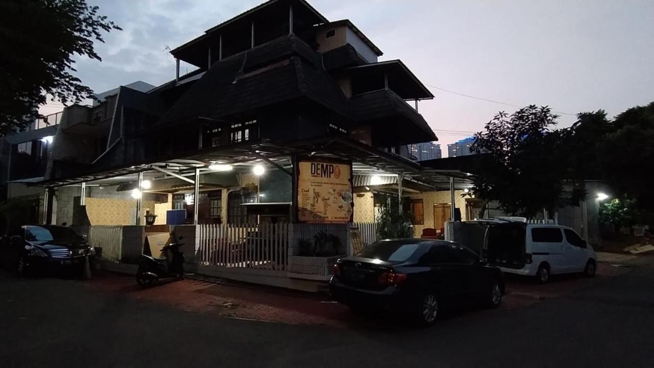 Mayestik Guest House Syariah Giacarta Esterno foto