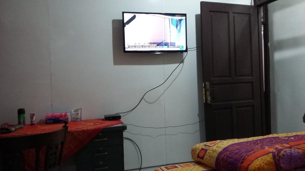 Mayestik Guest House Syariah Giacarta Esterno foto