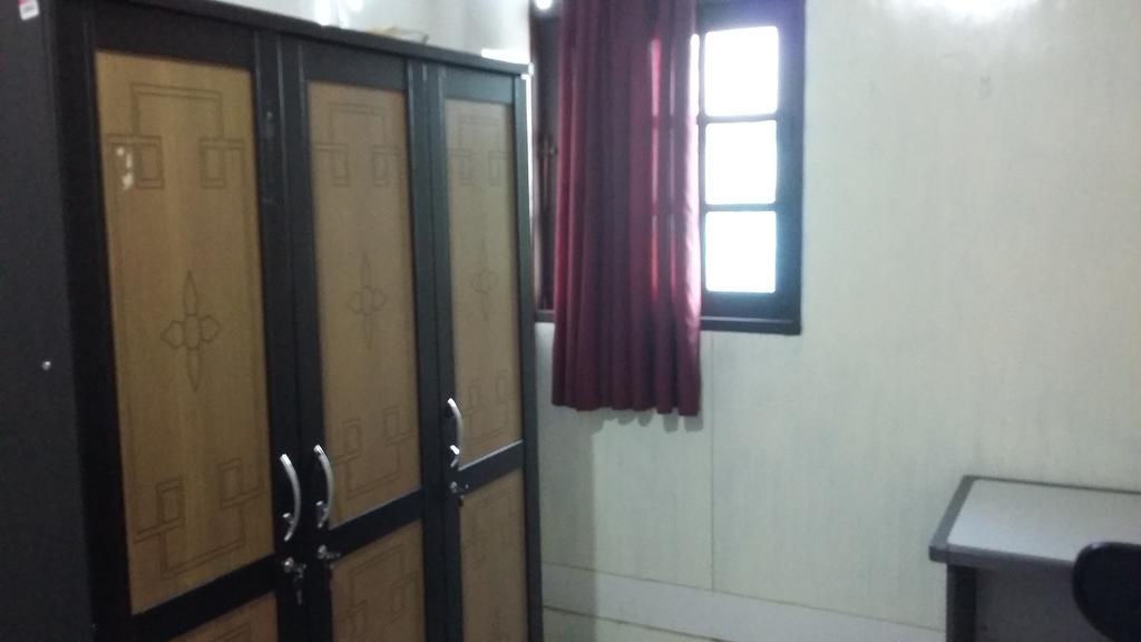 Mayestik Guest House Syariah Giacarta Esterno foto