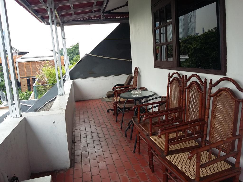 Mayestik Guest House Syariah Giacarta Esterno foto