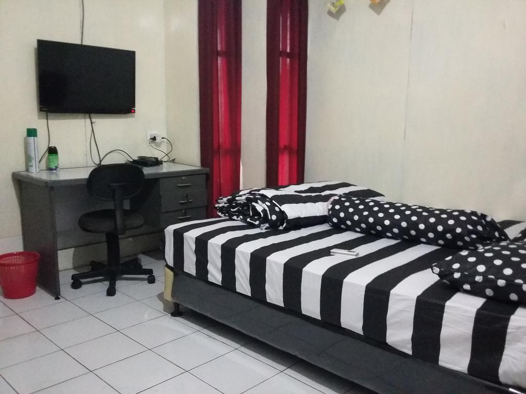 Mayestik Guest House Syariah Giacarta Esterno foto