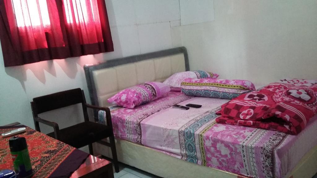 Mayestik Guest House Syariah Giacarta Esterno foto