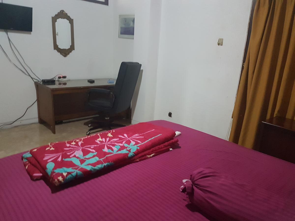 Mayestik Guest House Syariah Giacarta Esterno foto