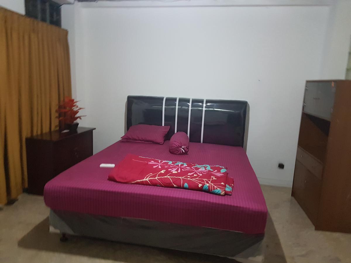 Mayestik Guest House Syariah Giacarta Esterno foto